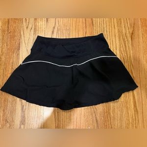 Mono b, size small, athletic skirt